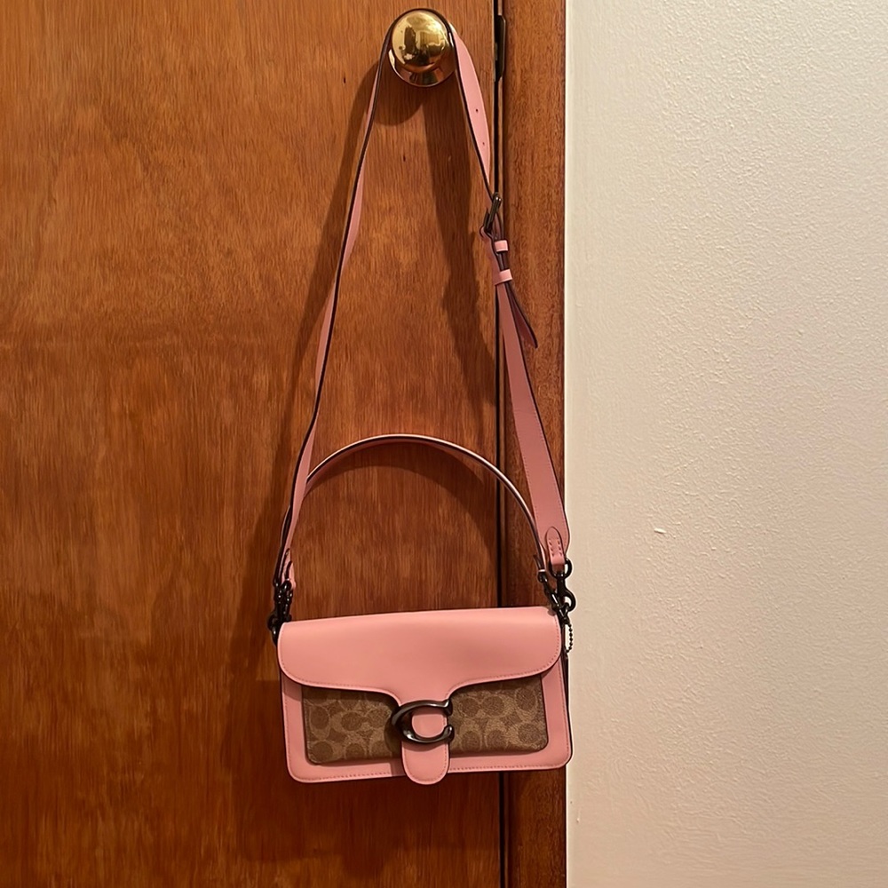 Coach Signature Tabby Pink